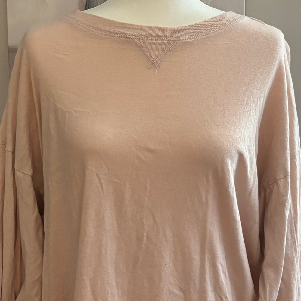 🦅CLOSET CLEAR OUT🦅
American Eagle Light Pink Long Sleeve Size Medium